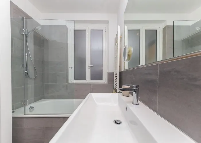Elegant House In Monteverde Roma